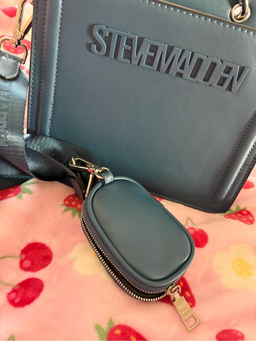 Steve Madden Navy Bevelyn - Picture 2 of 5